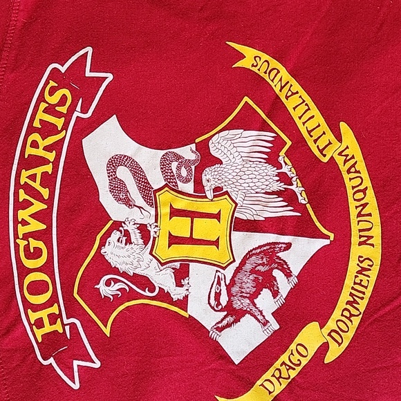 Warner Bros. Red Hogwarts Womens size small - Picture 3 of 5